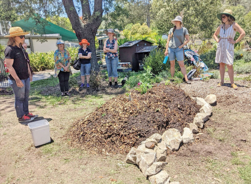 Participants constructing the Huegelkultur ‘hill mound’