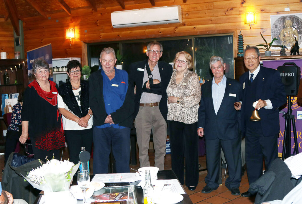 Members of Tamborine Village Lions Committee for 2022 - 2023, Lions: Margaret O’Neill (Secretary), Di Clough (Treasurer), Phil Dietz (Markets Director), Phil Sherriff (Membership Director), Joy Guiness (Lion Tamer / Tail Twister), & Paul Krahnen (President) with PDG Peter Ho
