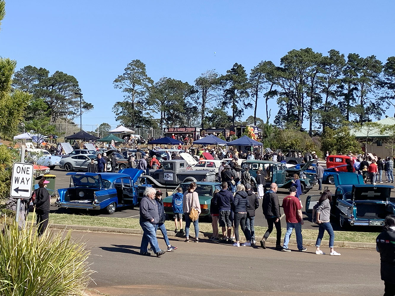 Cadets Parked Rotary Car Show Tamborine Bulletin