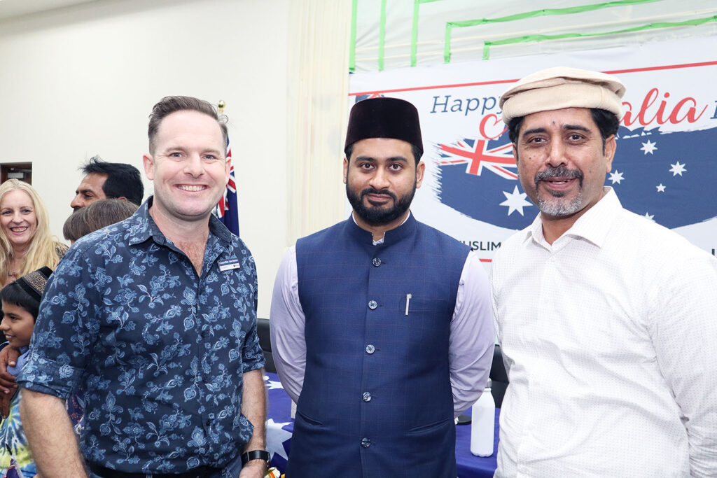 Imam Mohammad Atae Rabbi Hadi (middle) with Cr Jon Raven and guest